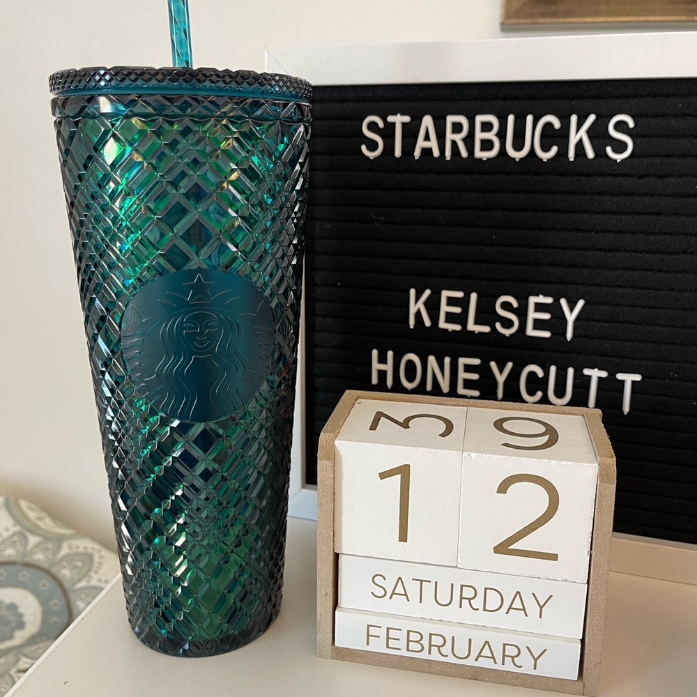 BNWT Venti Green Jeweled Starbucks Cold Cup